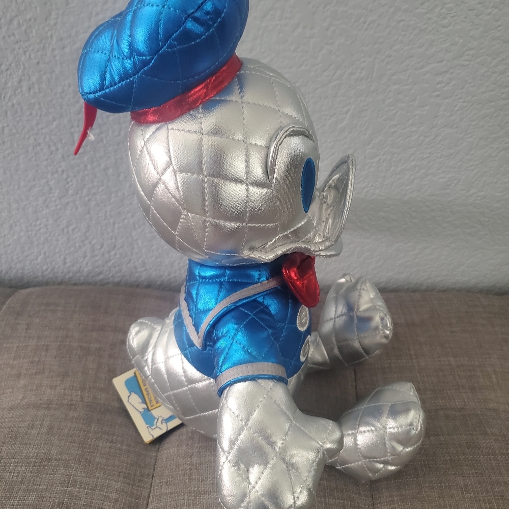 Disney Donald Duck 85th NWT - Picture 6 of 7